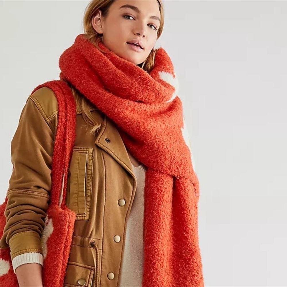 ❤️SOLD❤️ ✨HP X 5✨ FP FLOWER POWER CARRY ON SCARF SET - Picture 4 of 16